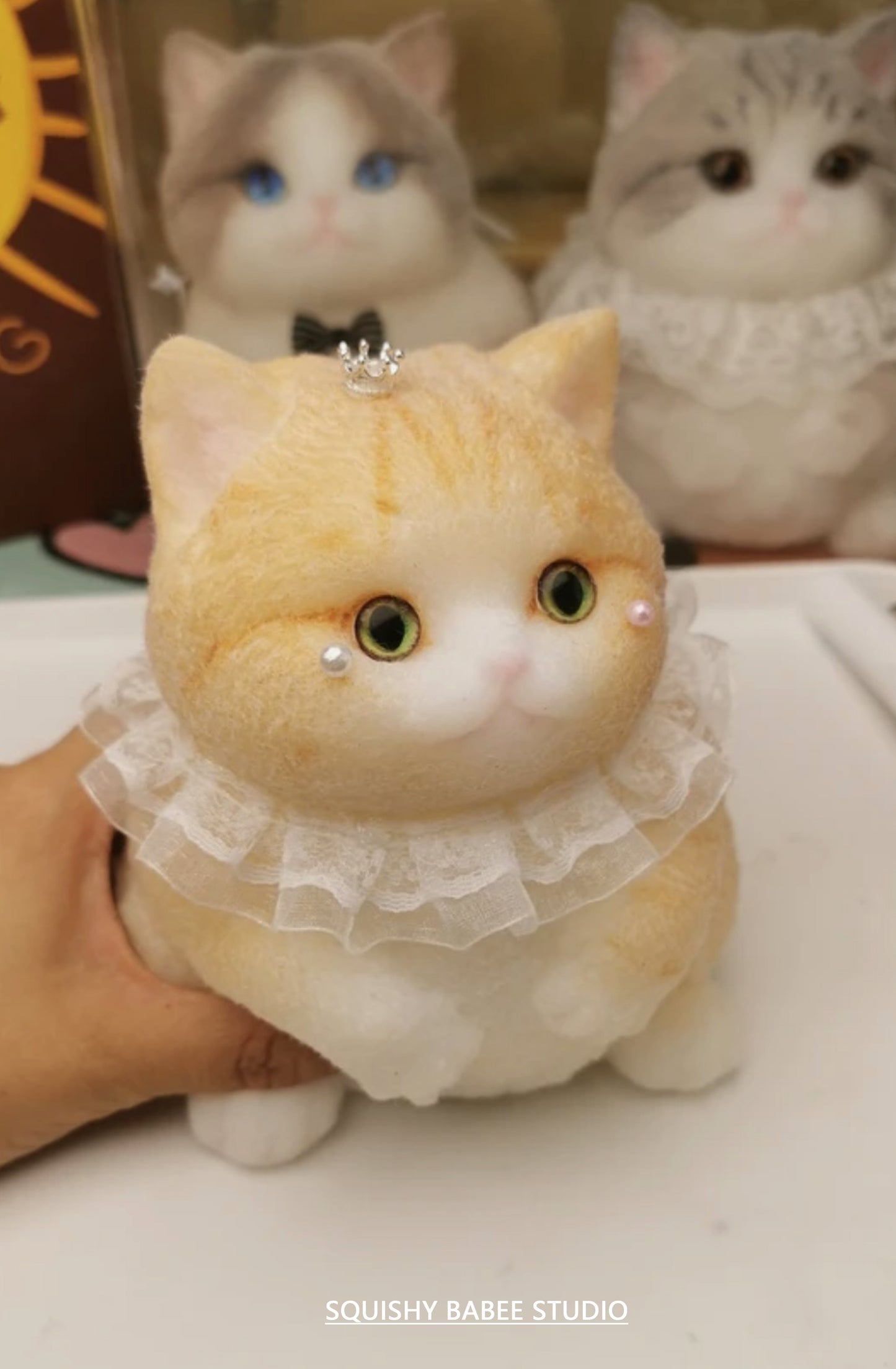 A001: Cute soft Garfield cat wearing bow and crown