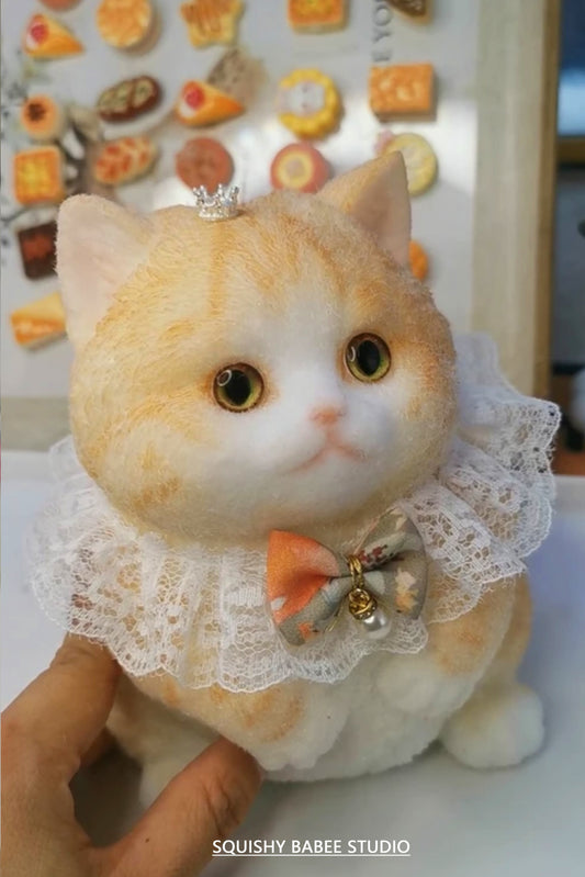 A001: Cute soft Garfield cat wearing bow and crown