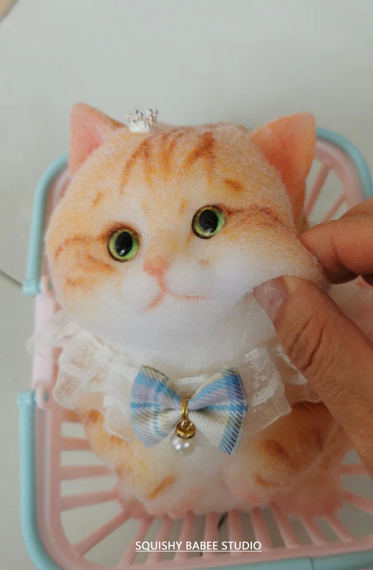 A001: Cute soft Garfield cat wearing bow and crown