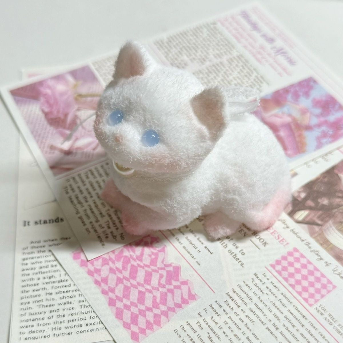 A000002: Cute simulation pinch kitten toy