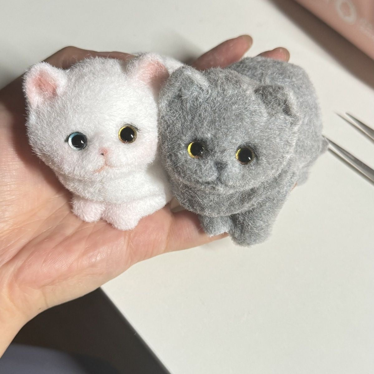 A000002: Cute simulation pinch kitten toy