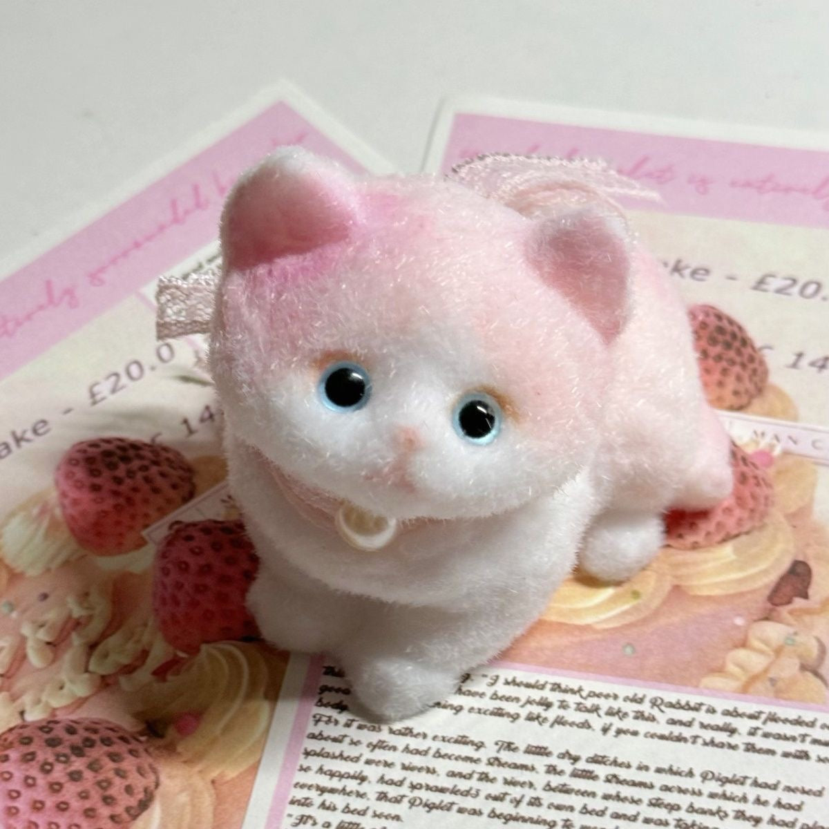 A000002: Cute simulation pinch kitten toy