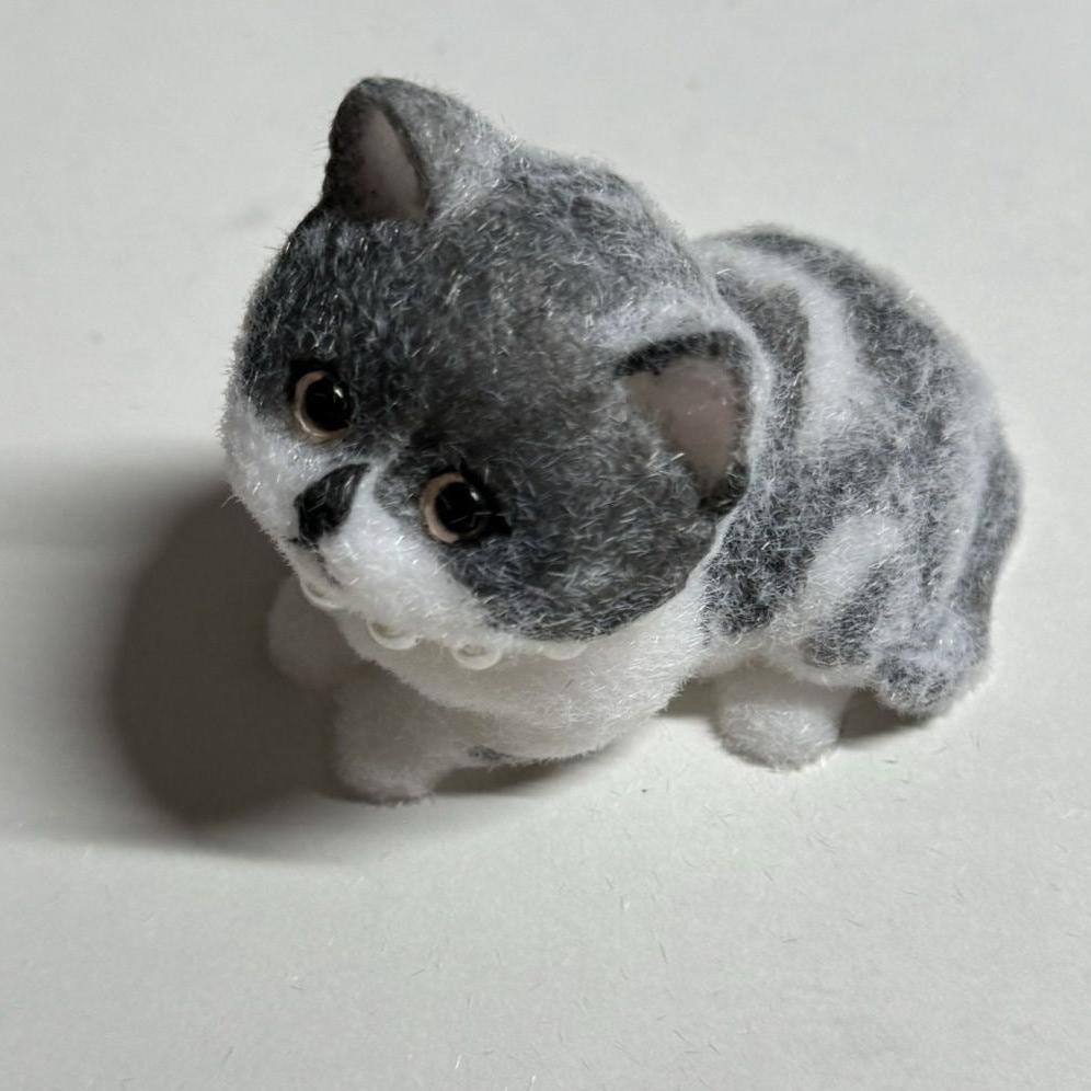 A000002: Cute simulation pinch kitten toy